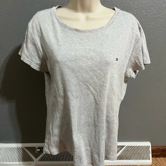 Tommy Hilfiger T-Shirt Large - Picture 1 of 5